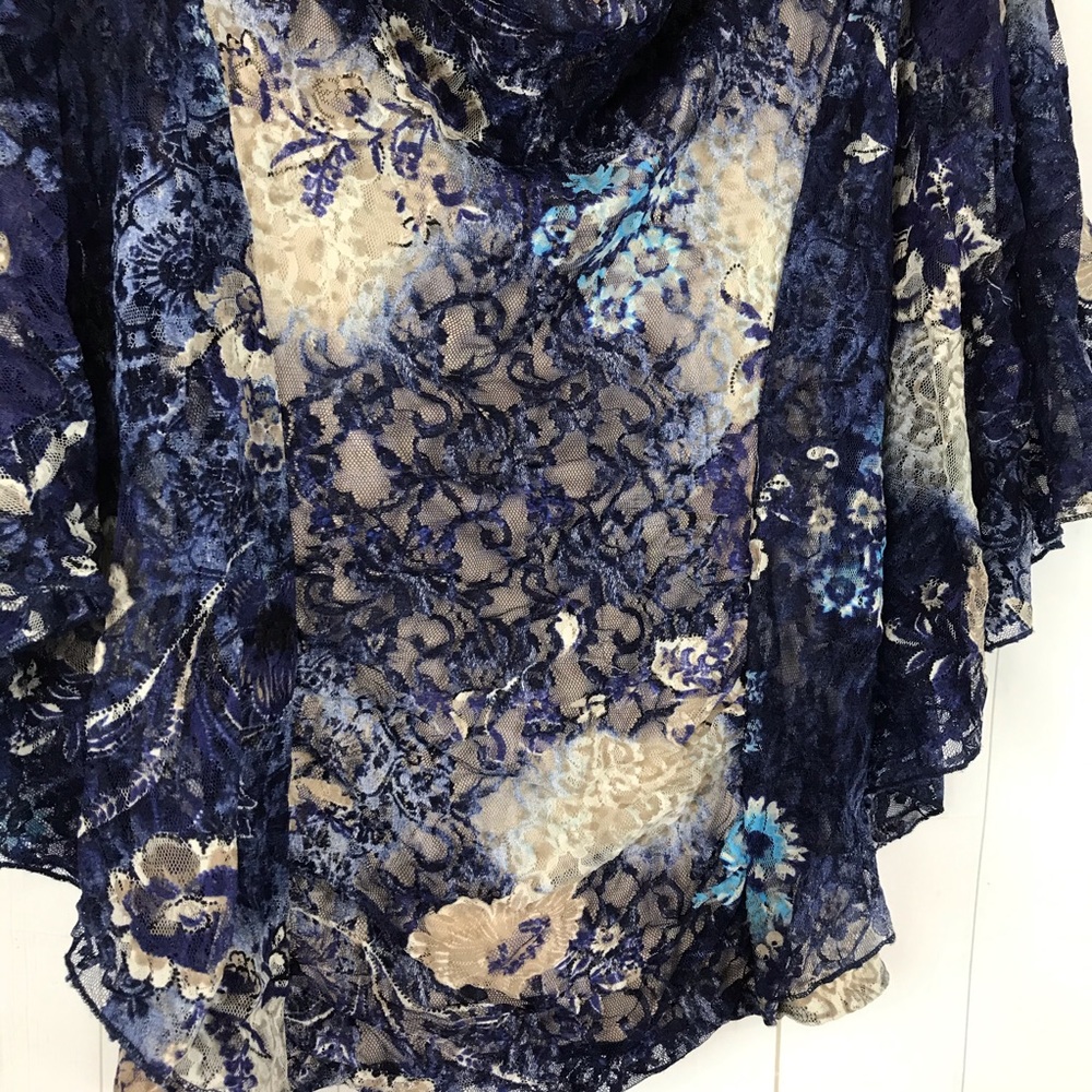 Black Halo Blue Sheer Top Size M? - Picture 3 of 7
